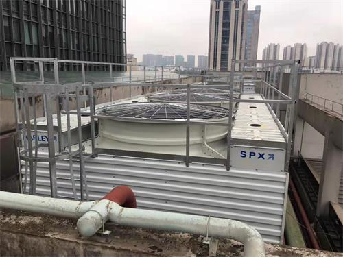 深圳冷卻塔：開式冷卻塔與閉式冷卻塔哪個(gè)好？(開式玻璃