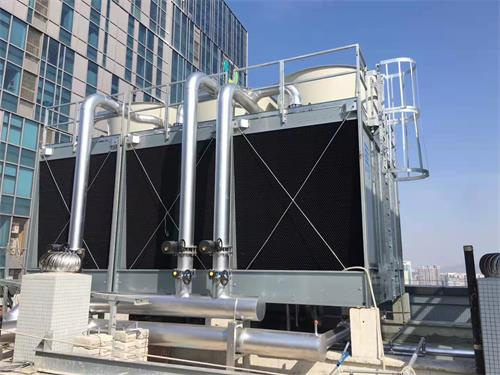方塔填料是冷卻塔中不可替代的運(yùn)行裝具,冷卻塔填料要求
